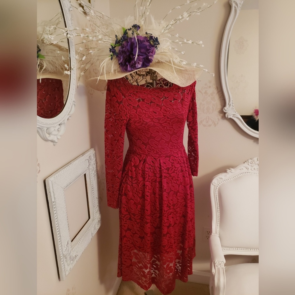 Vintage floral lace dress